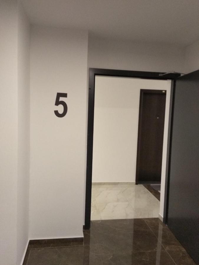Studio Apartman Krila Wings- Parking In Garage Zagreb Exterior photo